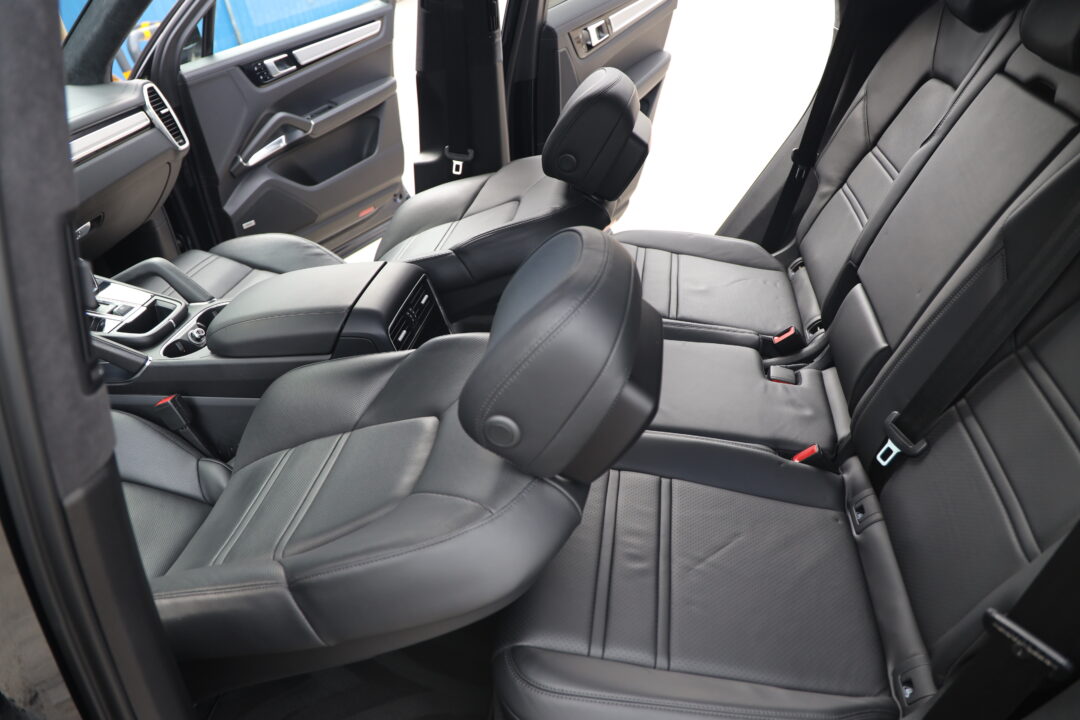 porsche-cayenne-turbo-4-0b-550-cp-automat-4x4