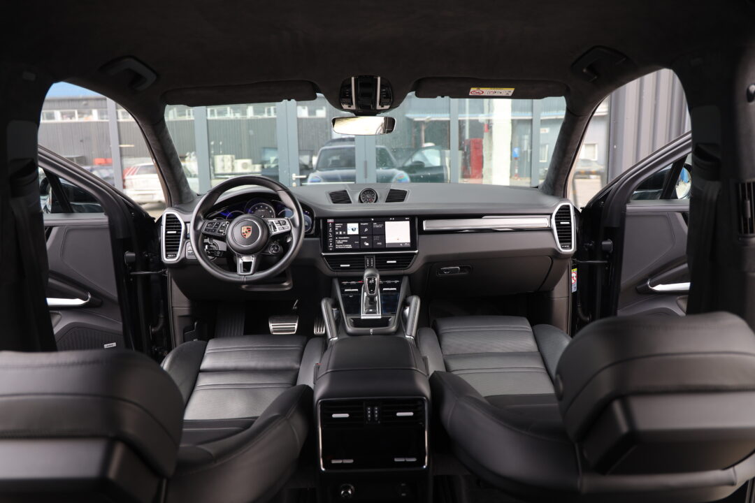porsche-cayenne-turbo-4-0b-550-cp-automat-4x4