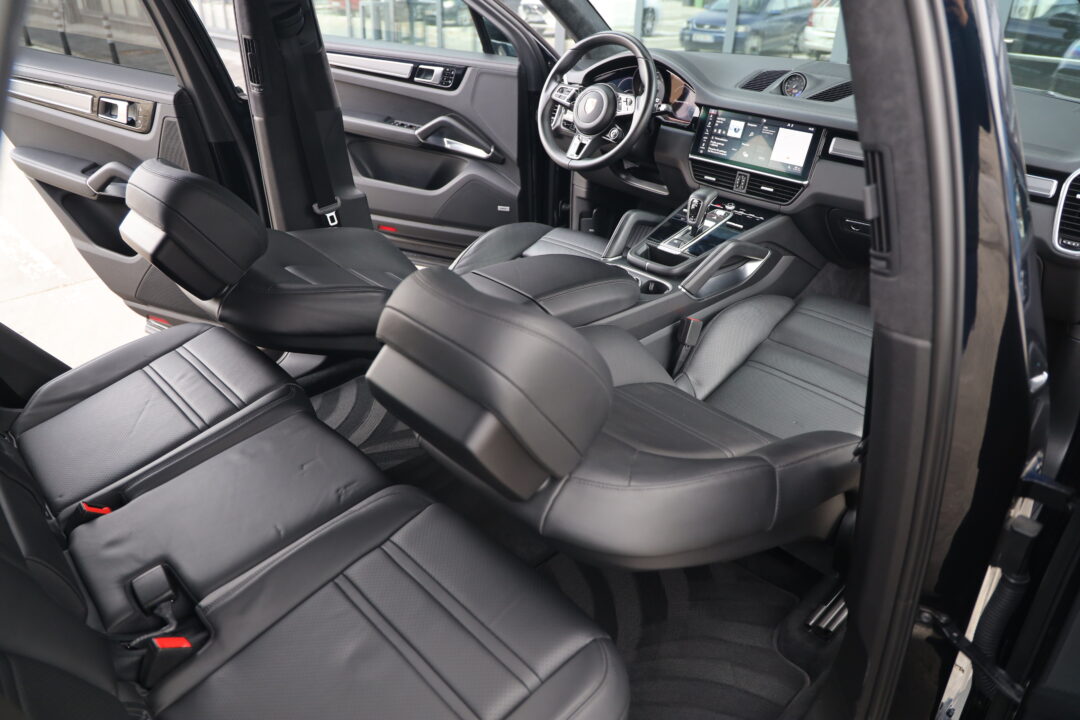 porsche-cayenne-turbo-4-0b-550-cp-automat-4x4