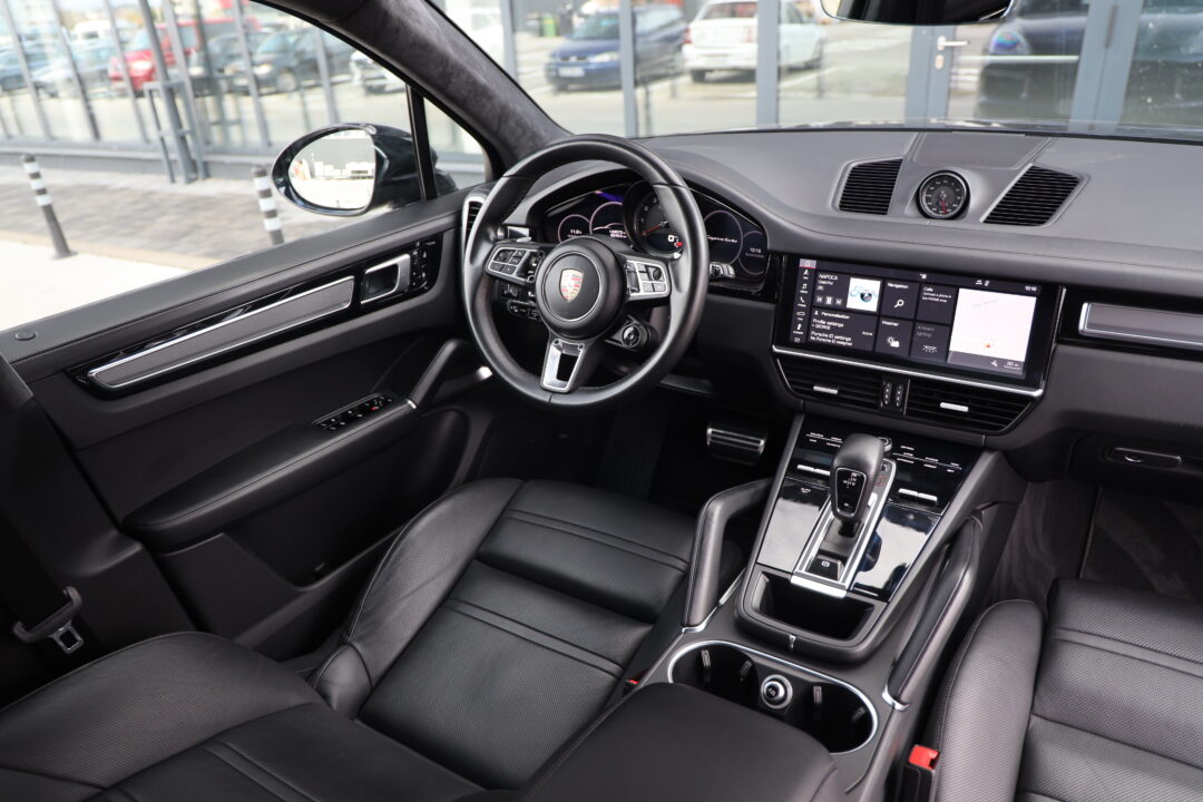porsche-cayenne-turbo-4-0b-550-cp-automat-4x4