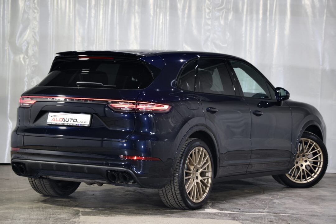 porsche-cayenne-turbo-4-0b-550-cp-automat-4x4