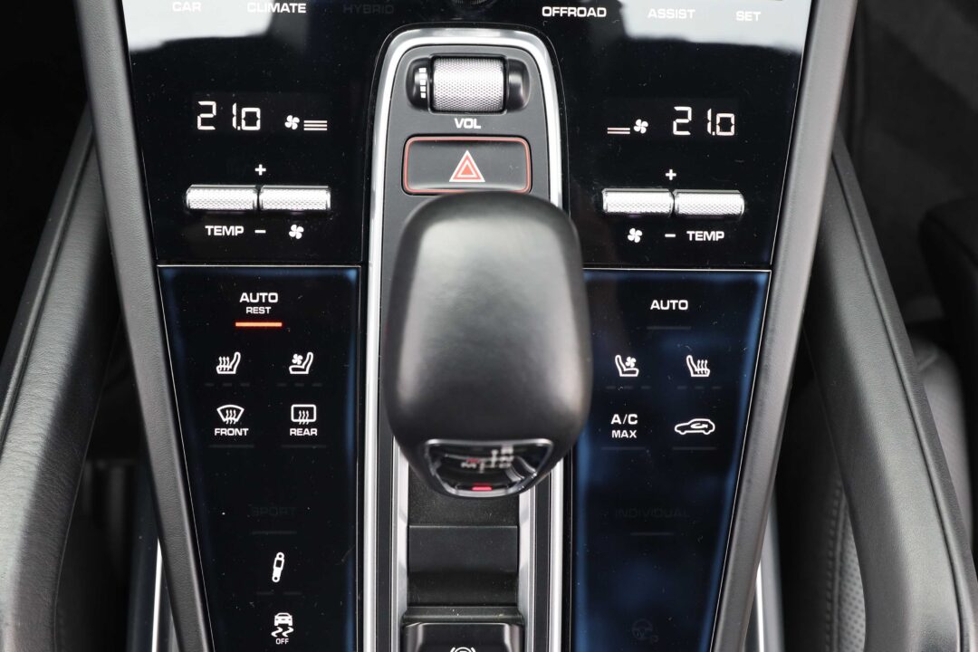 porsche-cayenne-turbo-4-0b-550-cp-automat-4x4