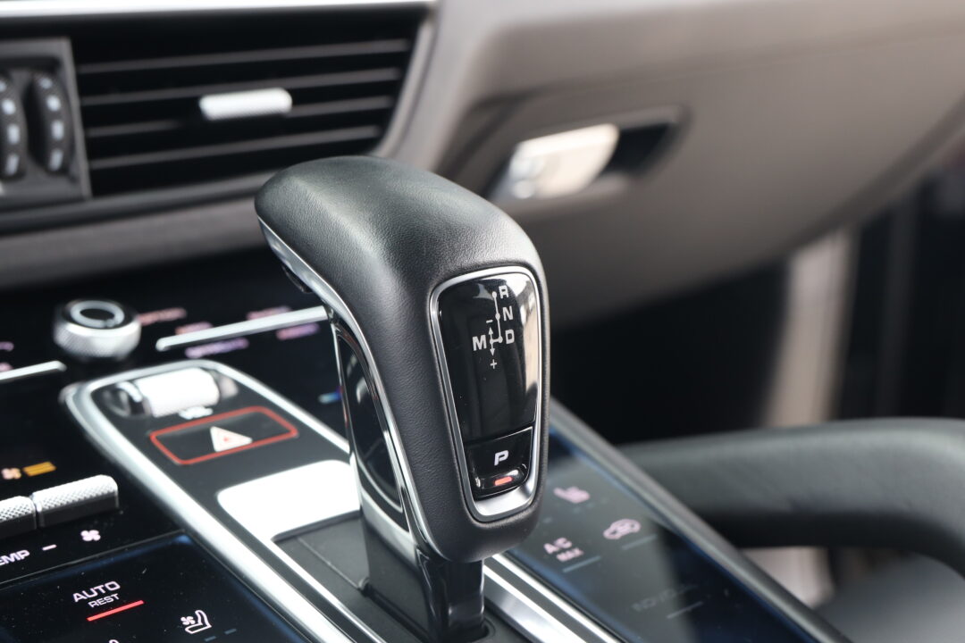 porsche-cayenne-turbo-4-0b-550-cp-automat-4x4