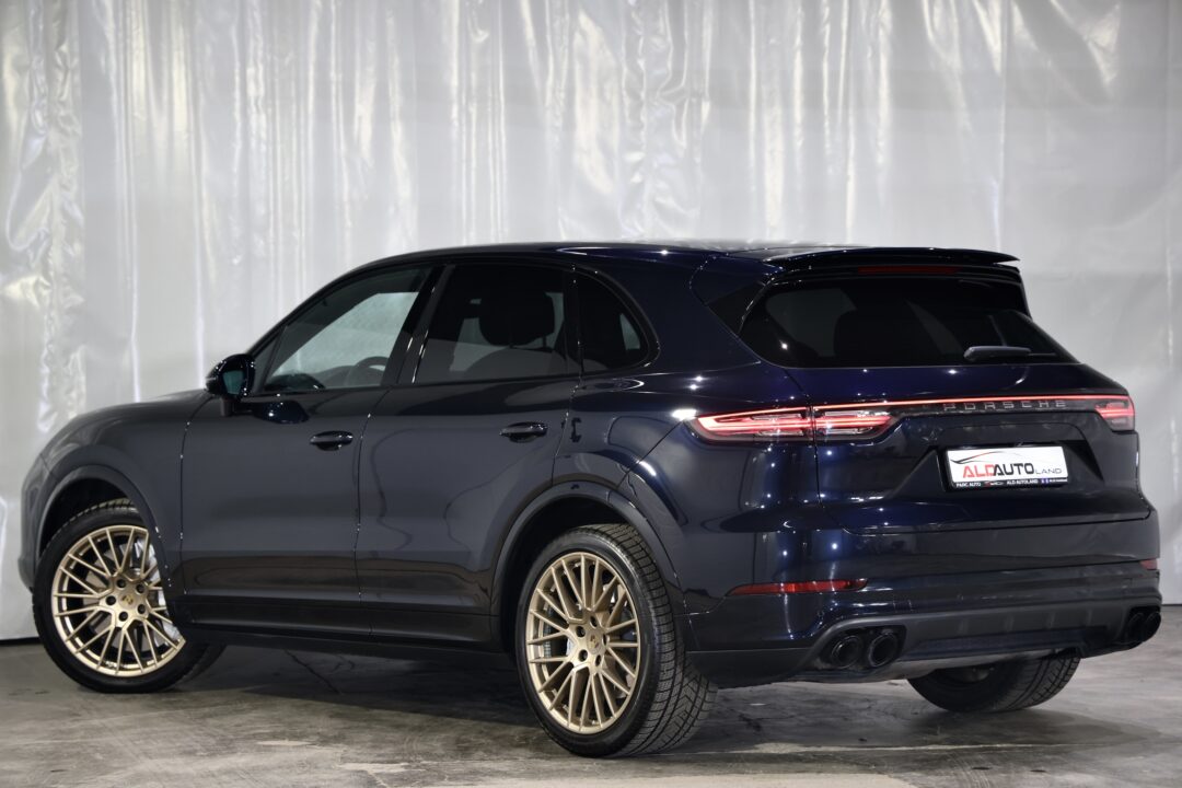 porsche-cayenne-turbo-4-0b-550-cp-automat-4x4