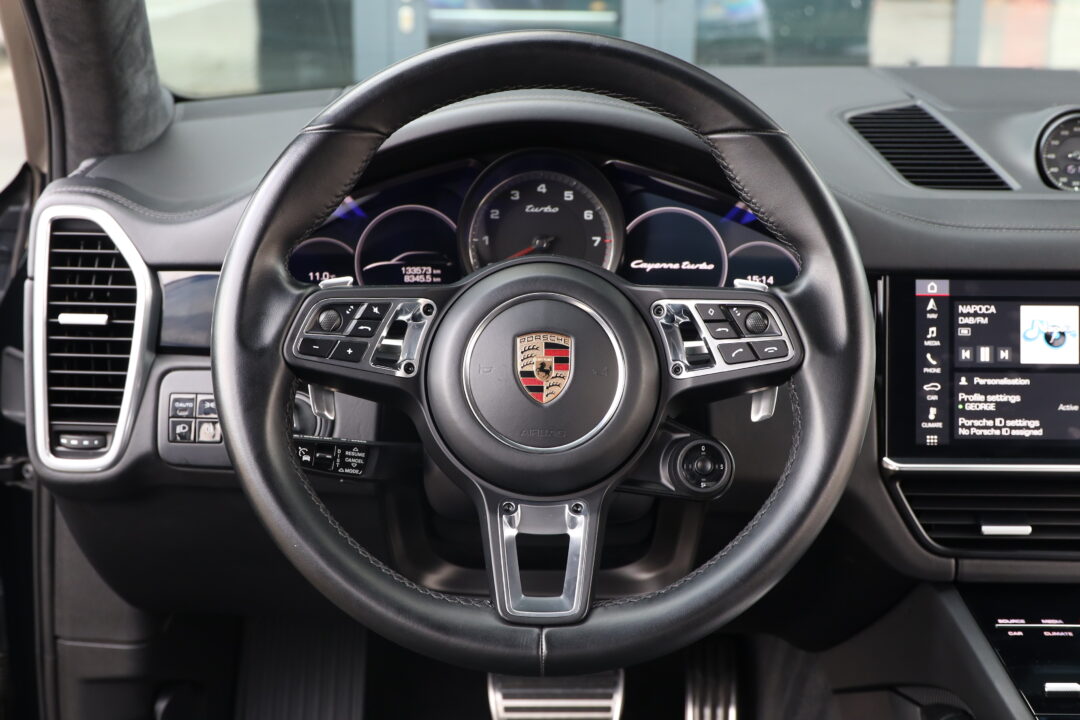 porsche-cayenne-turbo-4-0b-550-cp-automat-4x4