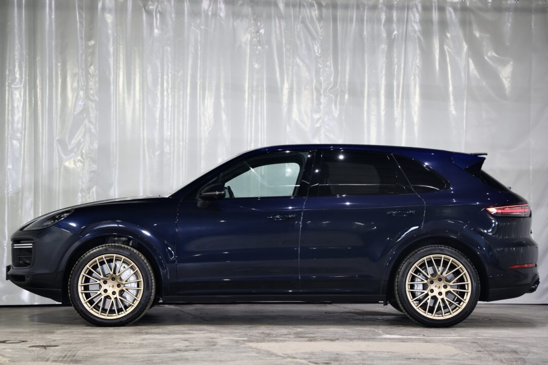 porsche-cayenne-turbo-4-0b-550-cp-automat-4x4
