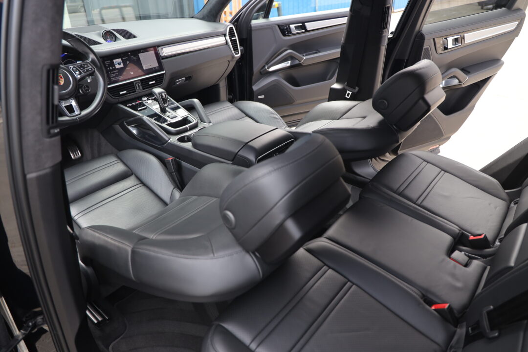 porsche-cayenne-turbo-4-0b-550-cp-automat-4x4
